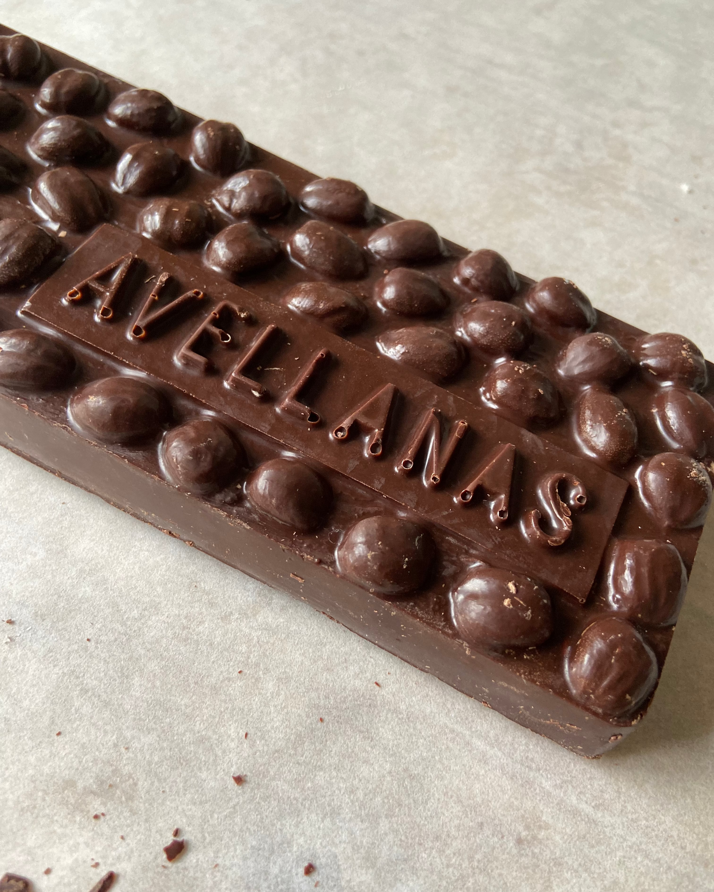 Turrón de Chocolate con Avellanas